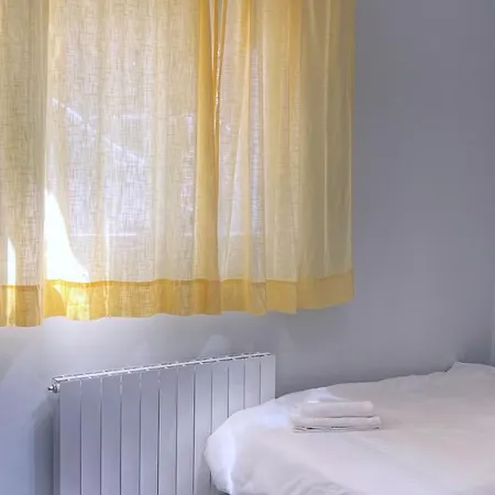 Vt Flat Reformado Con Escritorio De Trabajo Y Wifi Lägenhet